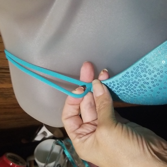 🎄Victoria Secret's Blue Sequined 32D🎁 - Picture 11 of 14